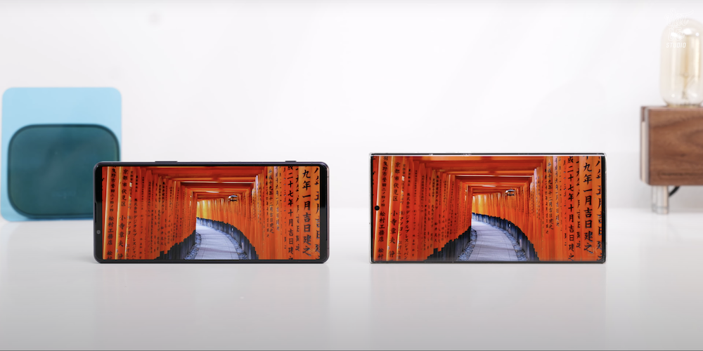 So sánh với Samsung Galaxy Note 20 Ultra